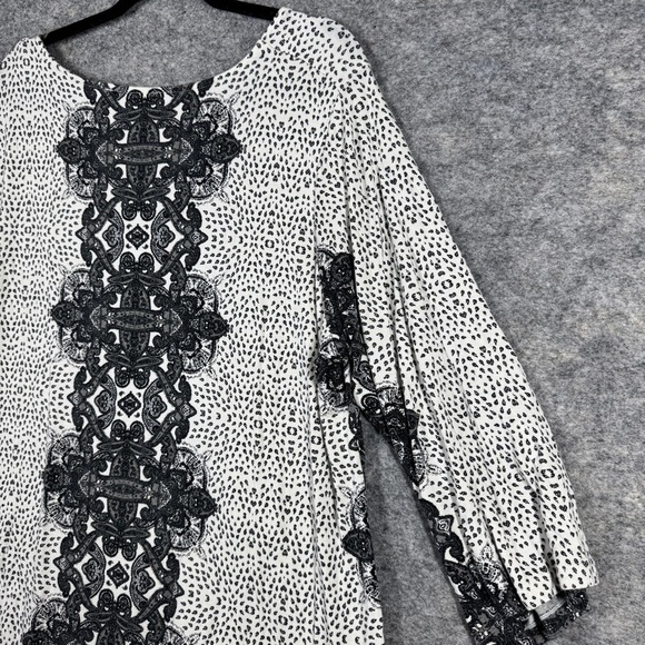 Rose & Olive Women's Boho Paisley Print Rayon Blend Lace Trim Top Size 3X - Picture 12 of 15